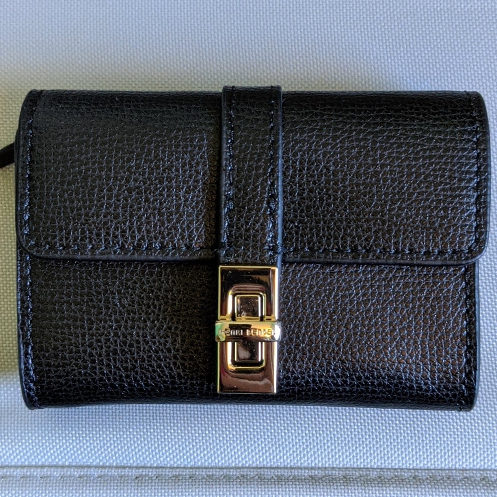 Henri Bendel card case